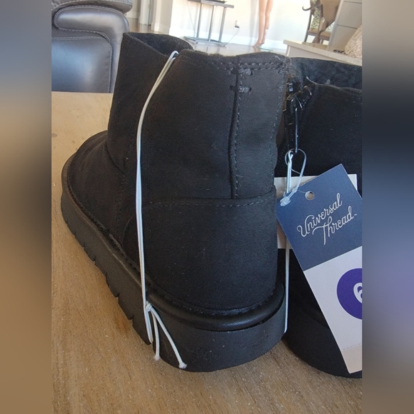 Universal Thread Women's Size 6 May Suede Booties Memory Foam Insole New - Picture 7 of 11